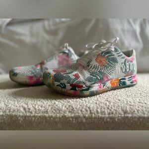 NOBULL WOMEN'S FLORAL COURT TRAINER